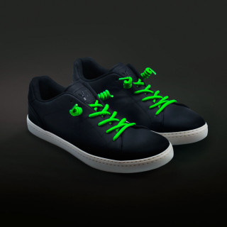 Neon groen gekrulde schoenveters